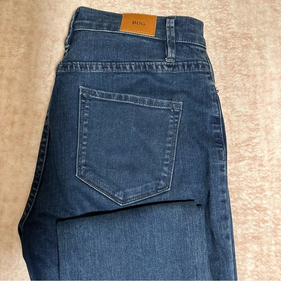 BDJ Jeans
High rise twig ankle 
29 w 29 L
Worn once - Picture 4 of 6